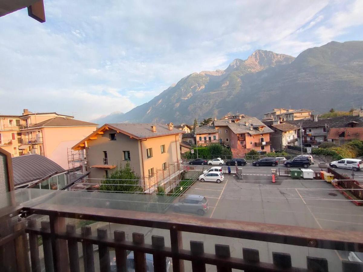 Appartamento Chentre En Ville - A 2 Passi Dal Centro - Parcheggio Gratuito - Cir-Vda-Aosta-0073 エクステリア 写真